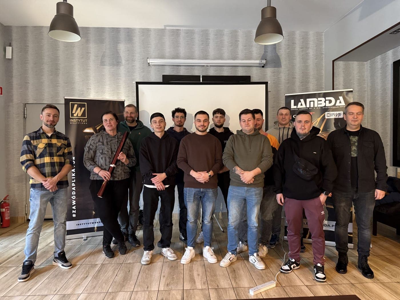 Grupa absolwentów szkolenia Instytutu Wrappingu